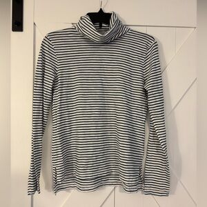 Madewell navy and white striped cotton turtleneck. Size Small.